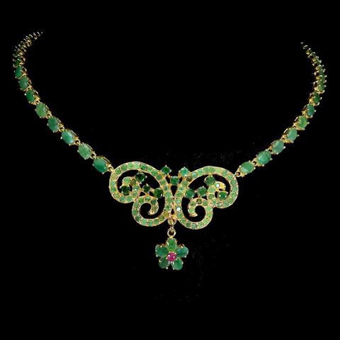 17.65 3573360 EMERALD NECK_2.jpg