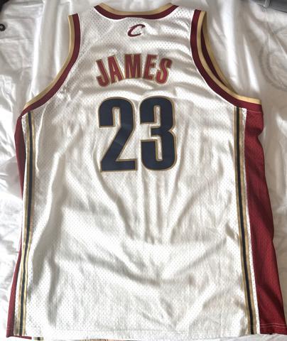 LEBRONJERSEY4.jpg