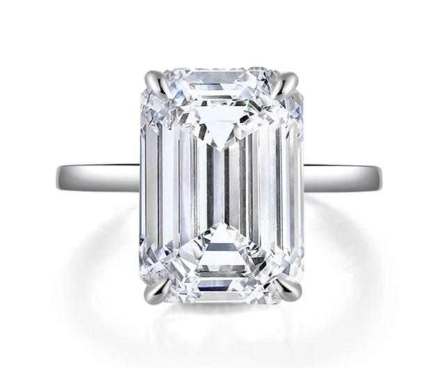 EMERALDCUTSOLITAIRE14.jpg