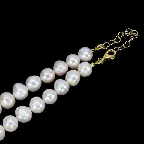 3568886 PEARL NECKLACE 4.jpg